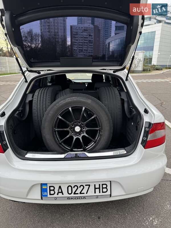 Лифтбек Skoda Superb 2012 в Одессе
