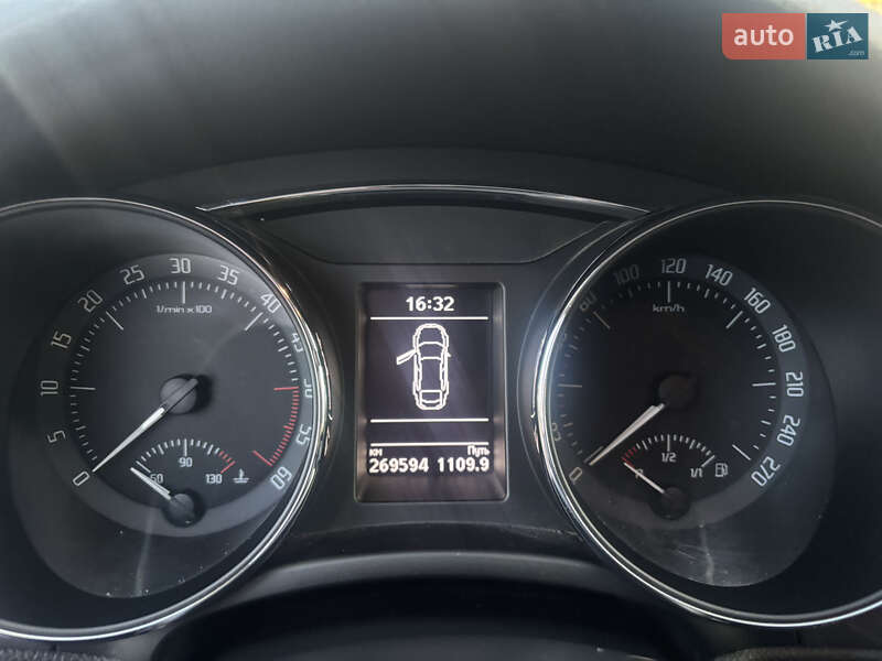 Ліфтбек Skoda Superb 2013 в Львові