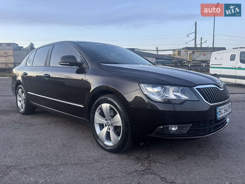 Ліфтбек Skoda Superb 2013 в Львові