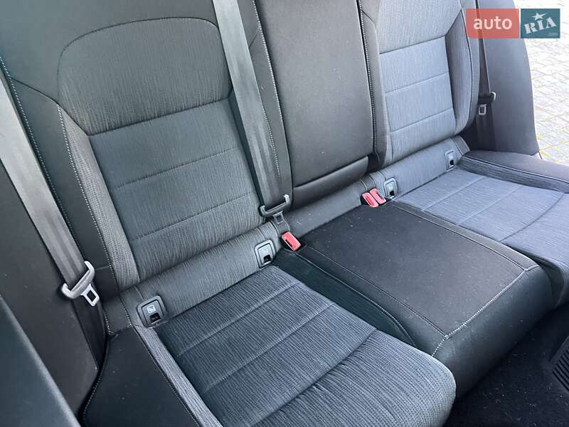 Універсал Skoda Superb 2018 в Золочеві