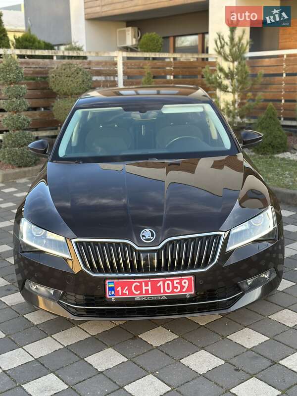 Ліфтбек Skoda Superb 2018 в Стрию