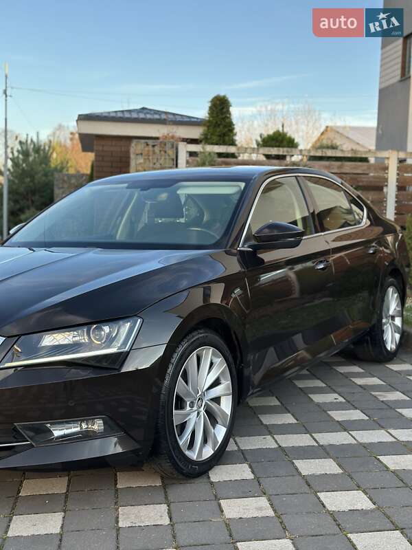Ліфтбек Skoda Superb 2018 в Стрию