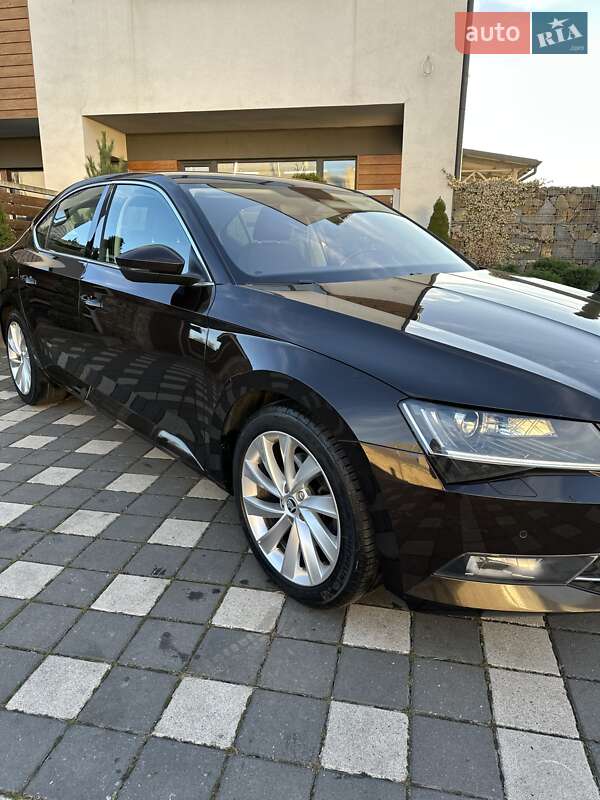 Ліфтбек Skoda Superb 2018 в Стрию
