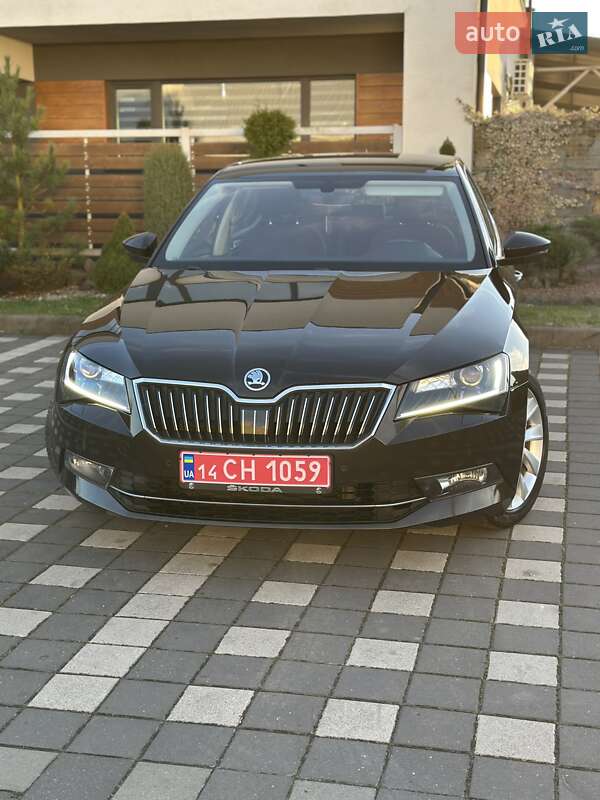 Ліфтбек Skoda Superb 2018 в Стрию
