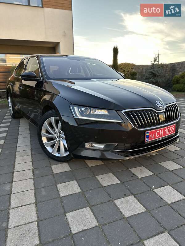 Ліфтбек Skoda Superb 2018 в Стрию