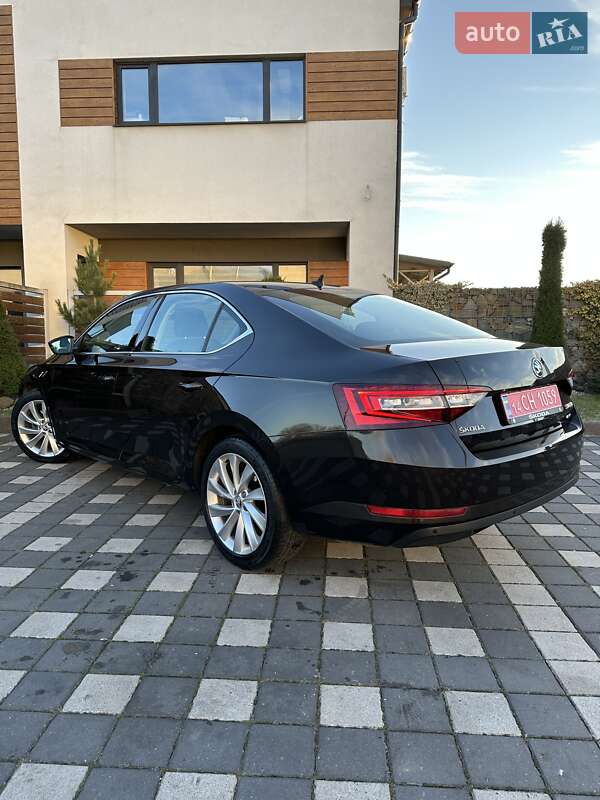 Ліфтбек Skoda Superb 2018 в Стрию