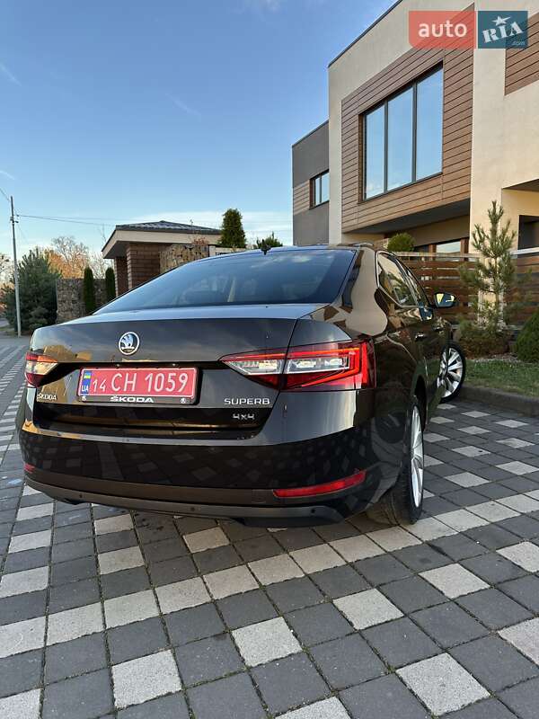 Ліфтбек Skoda Superb 2018 в Стрию