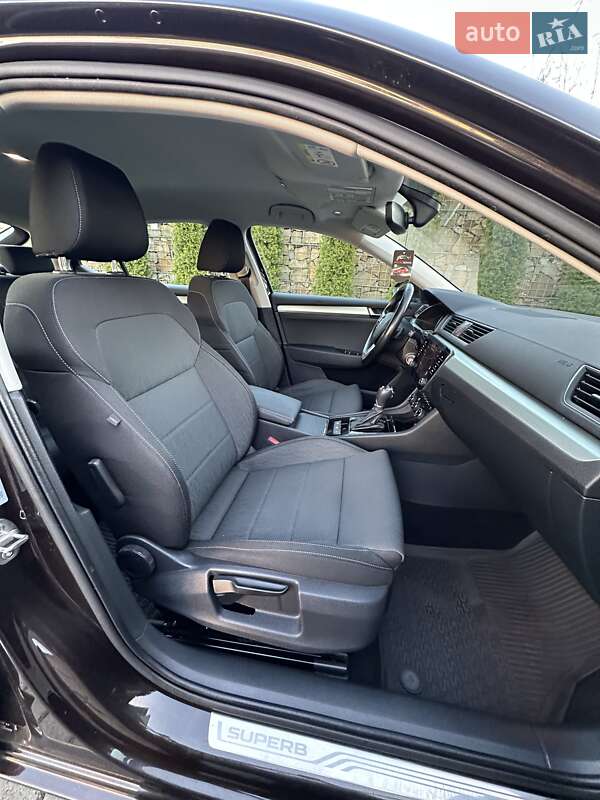 Ліфтбек Skoda Superb 2018 в Стрию