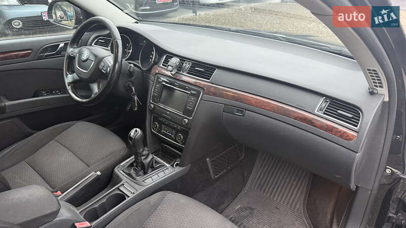 Ліфтбек Skoda Superb 2011 в Калуші