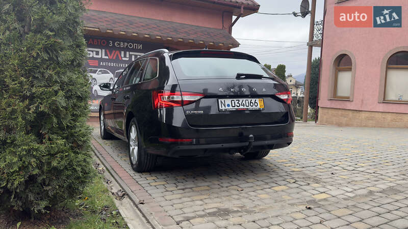 Универсал Skoda Superb 2022 в Сваляве