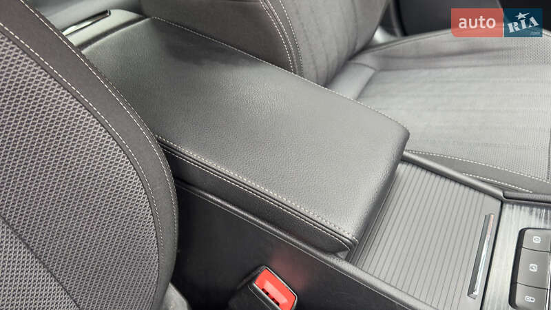 Универсал Skoda Superb 2022 в Сваляве