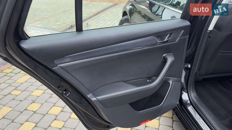 Универсал Skoda Superb 2022 в Сваляве
