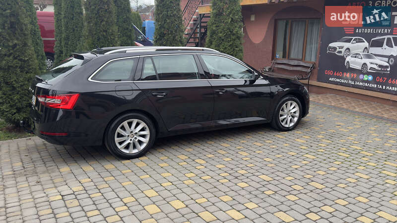Универсал Skoda Superb 2022 в Сваляве
