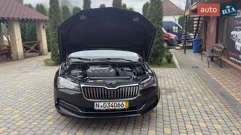 Универсал Skoda Superb 2022 в Сваляве