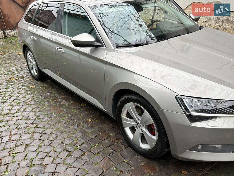 Универсал Skoda Superb 2015 в Мукачево