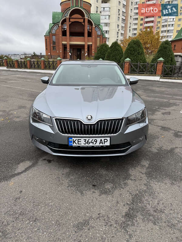 Лифтбек Skoda Superb 2016 в Киеве