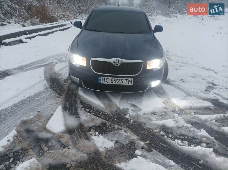 Лифтбек Skoda Superb 2009 в Львове