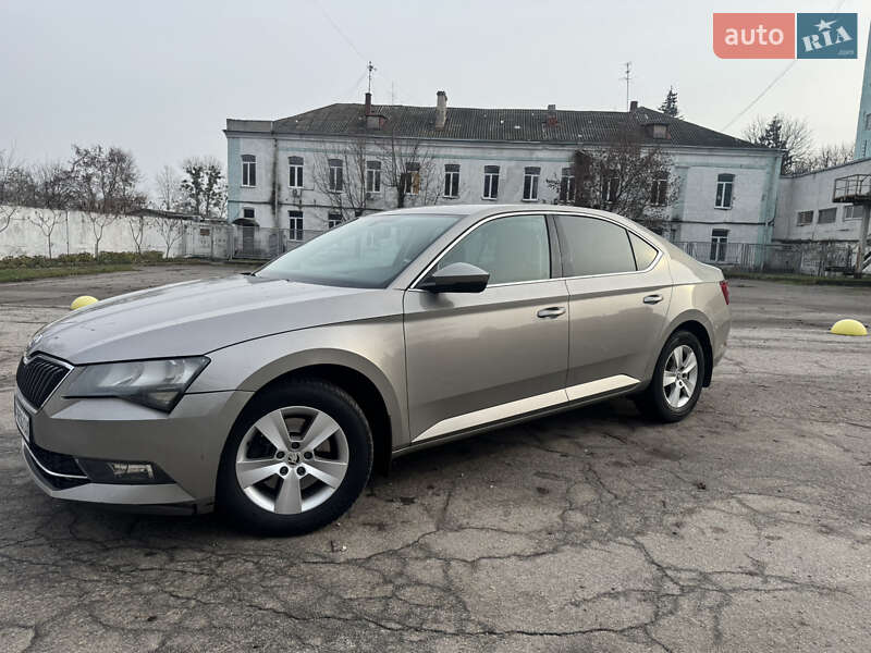 Лифтбек Skoda Superb 2016 в Харькове