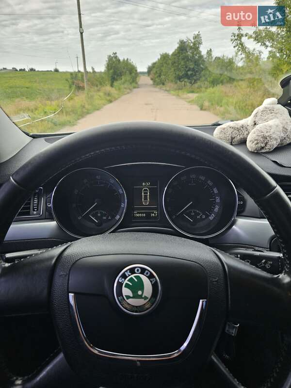 Лифтбек Skoda Superb 2008 в Гадяче