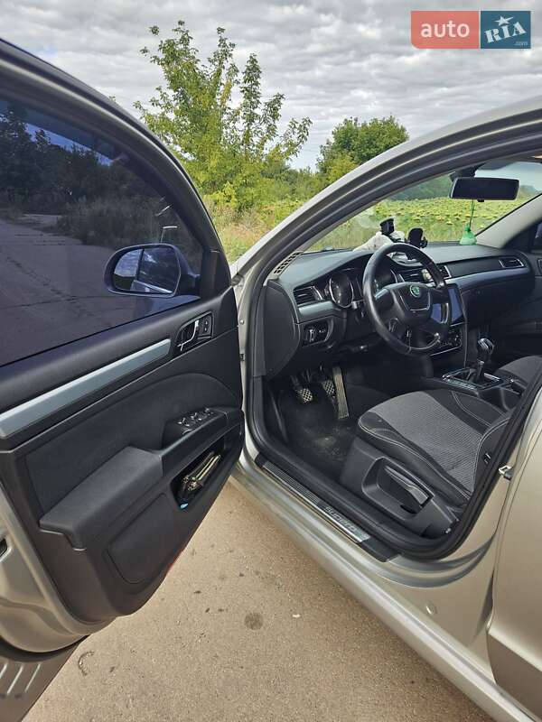 Лифтбек Skoda Superb 2008 в Гадяче