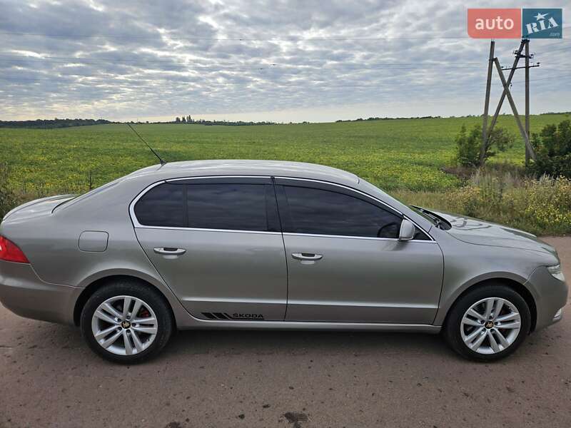 Лифтбек Skoda Superb 2008 в Гадяче