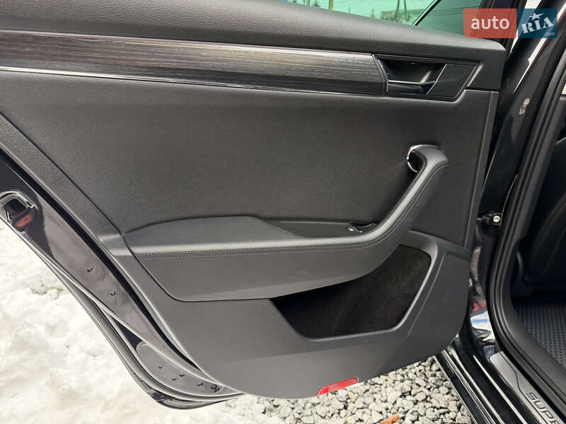 Ліфтбек Skoda Superb 2019 в Стрию