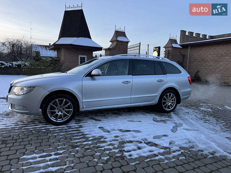 Универсал Skoda Superb 2011 в Почаеве