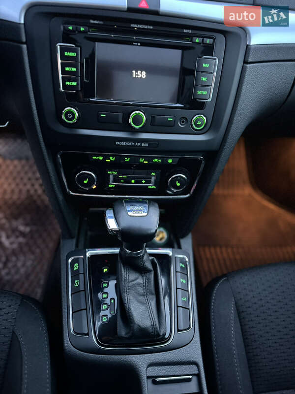 Универсал Skoda Superb 2011 в Почаеве