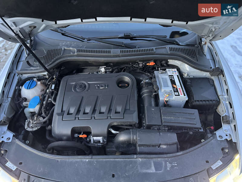 Универсал Skoda Superb 2011 в Почаеве