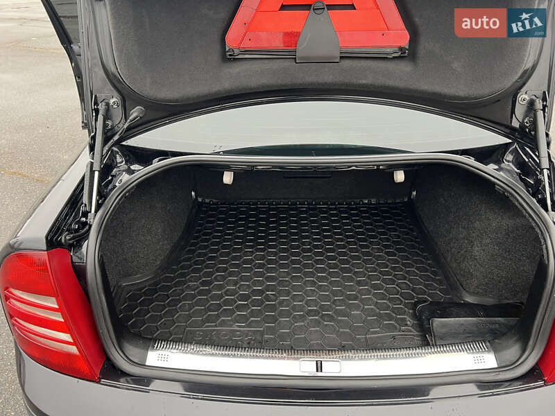 Лифтбек Skoda Superb 2005 в Харькове