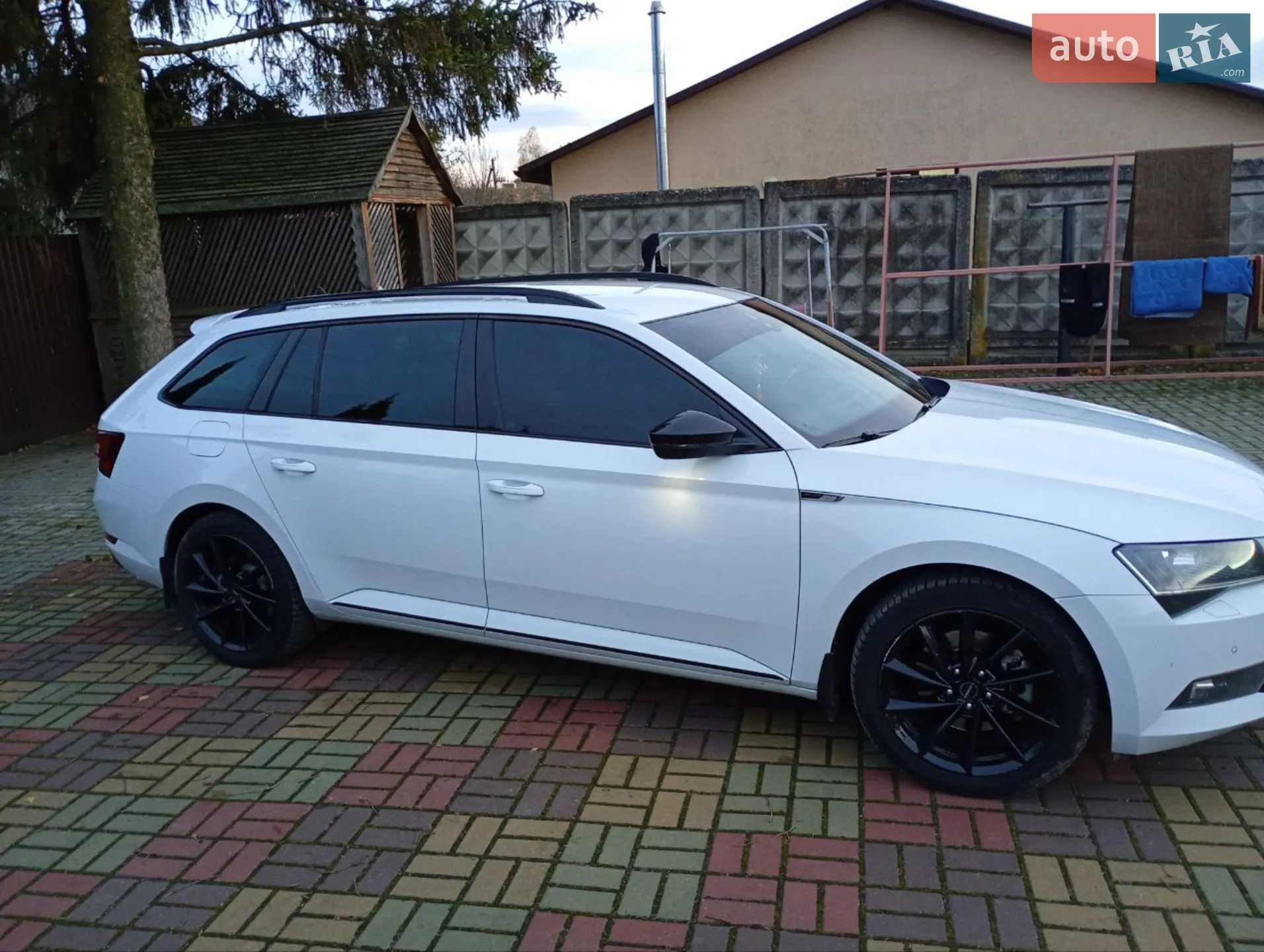 2019 Skoda Superb - мініатюра 2