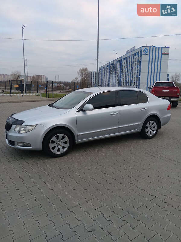 Лифтбек Skoda Superb 2013 в Киеве