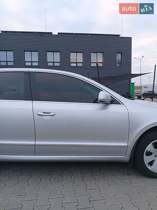 Лифтбек Skoda Superb 2013 в Киеве