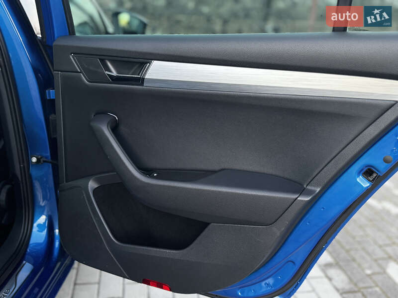 Універсал Skoda Superb 2022 в Дрогобичі