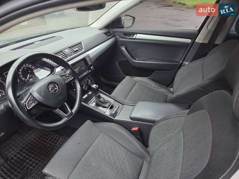 Ліфтбек Skoda Superb 2016 в Хусті