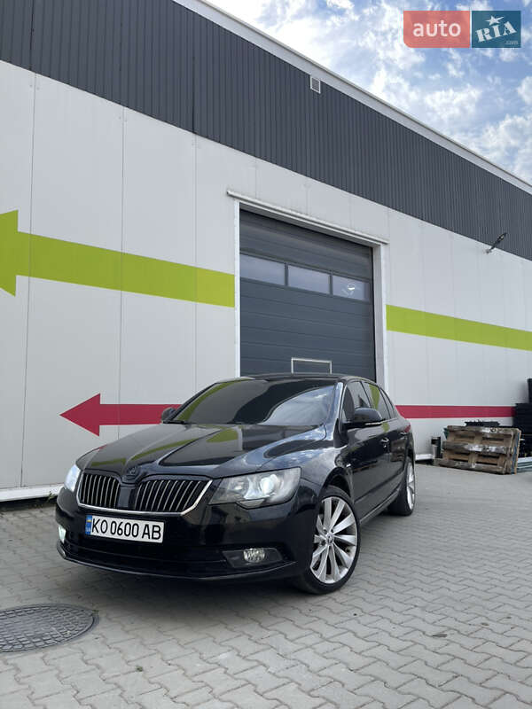 Лифтбек Skoda Superb 2014 в Ужгороде
