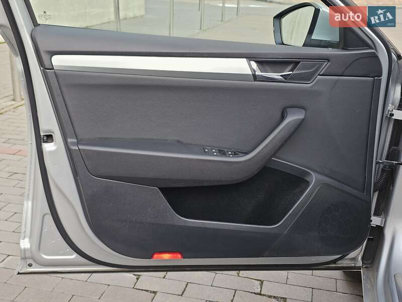 Універсал Skoda Superb 2016 в Києві фото 34 Універсал Skoda Superb 2016 в Києві