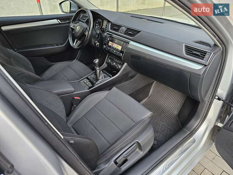 Універсал Skoda Superb 2016 в Києві фото 53 Універсал Skoda Superb 2016 в Києві