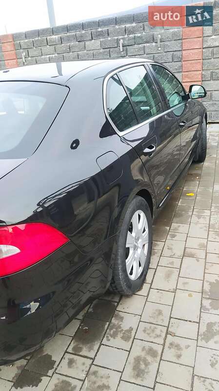 Ліфтбек Skoda Superb 2012 в Виноградові