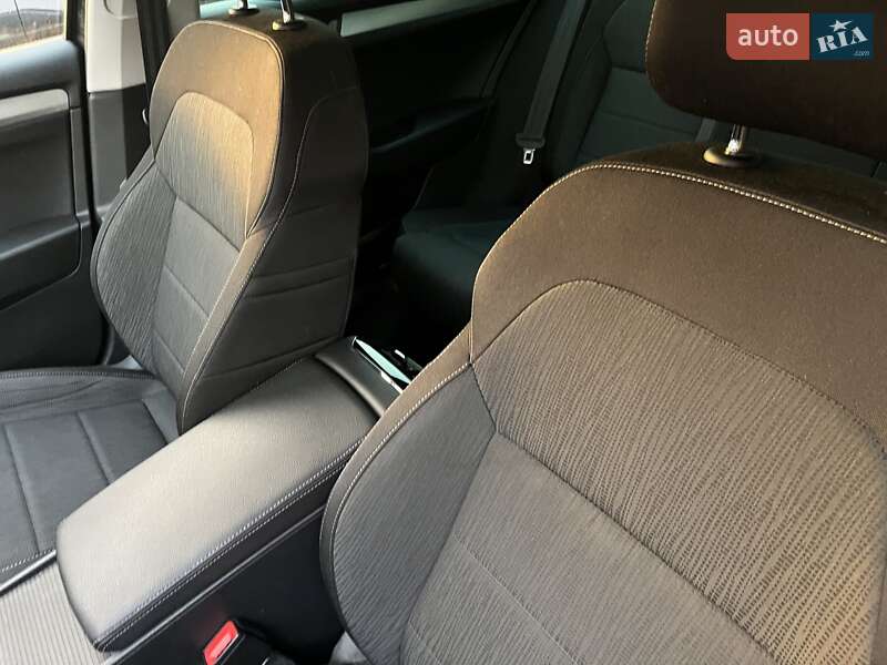 Універсал Skoda Superb 2018 в Золочеві