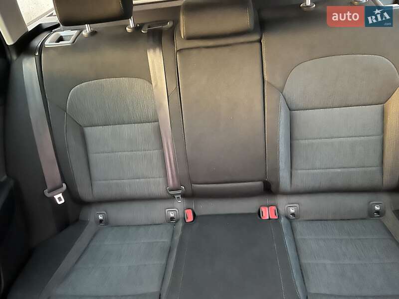 Універсал Skoda Superb 2018 в Золочеві