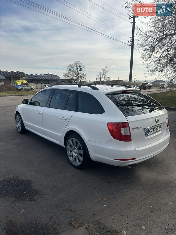 Універсал Skoda Superb 2011 в Харкові