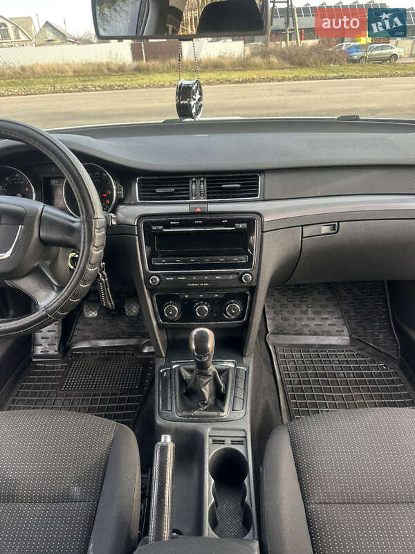 Універсал Skoda Superb 2011 в Харкові