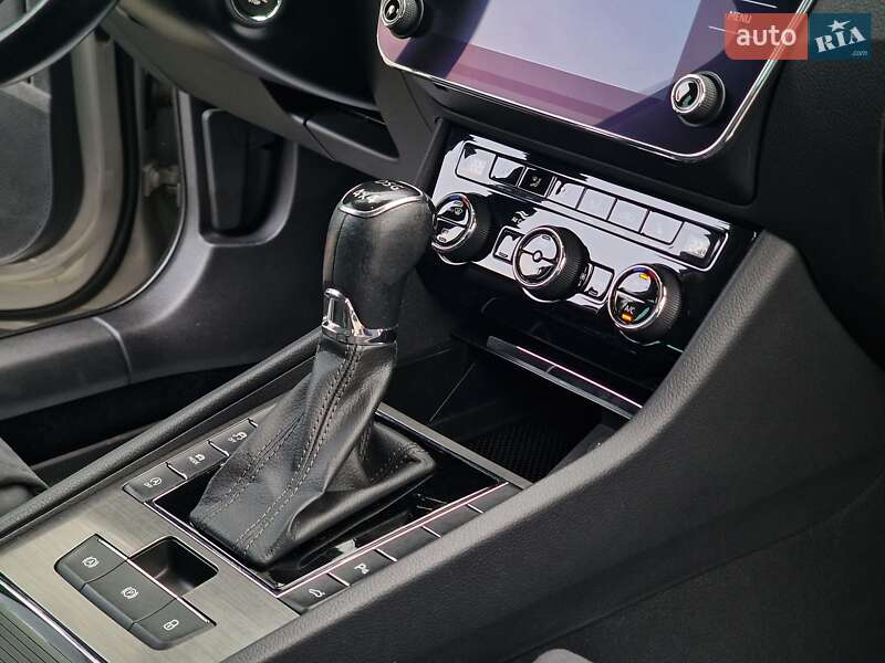Універсал Skoda Superb 2019 в Хмельницькому