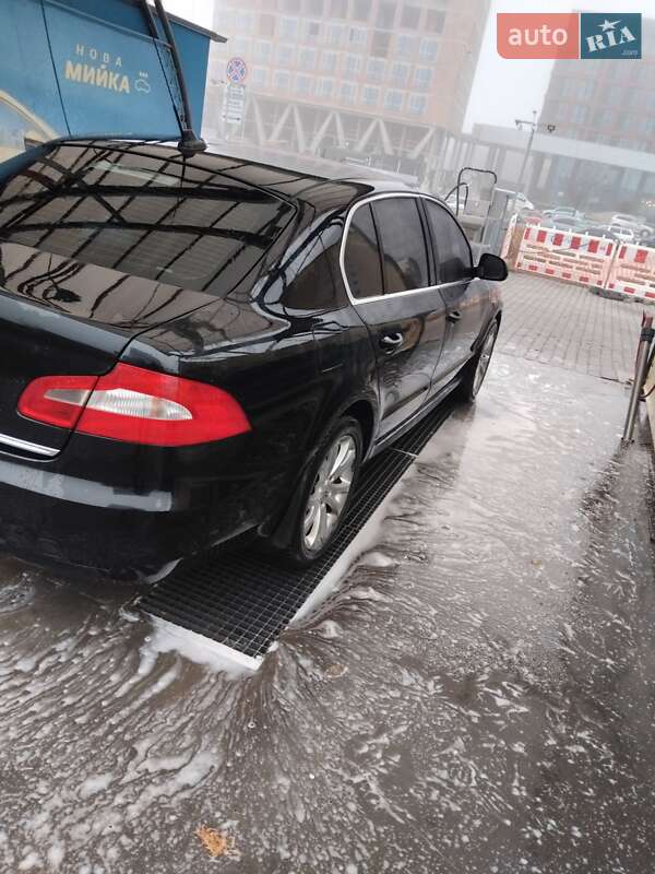 Ліфтбек Skoda Superb 2009 в Львові