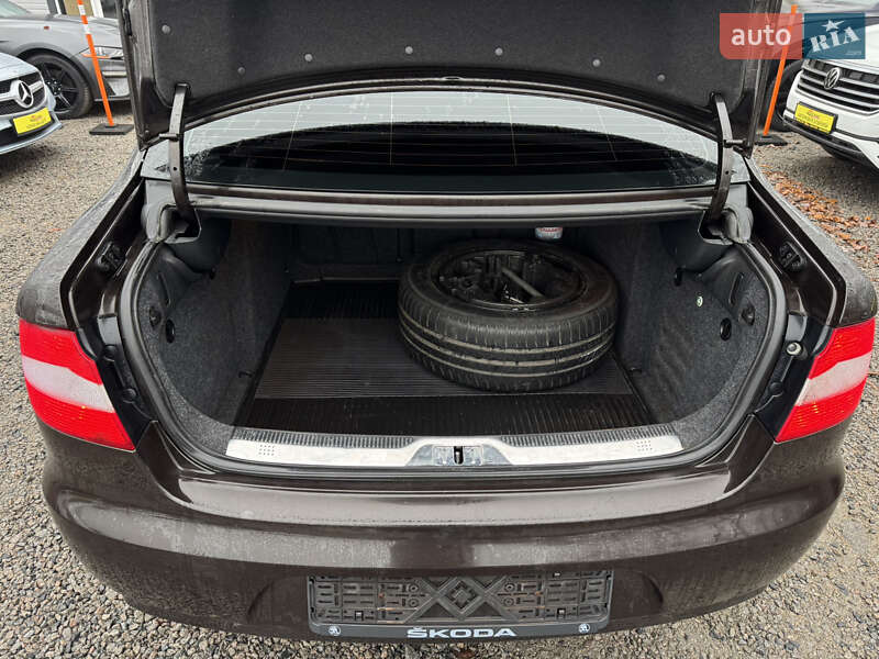 Лифтбек Skoda Superb 2013 в Умани