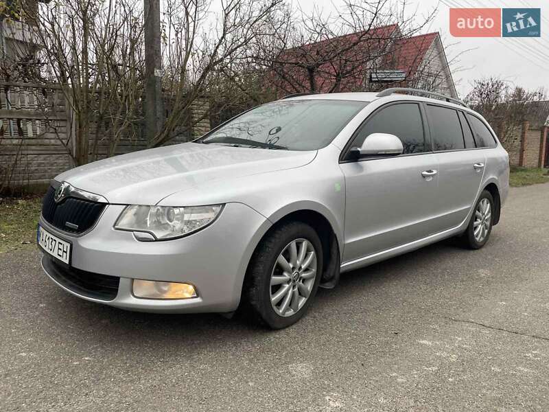 Універсал Skoda Superb 2011 в Києві