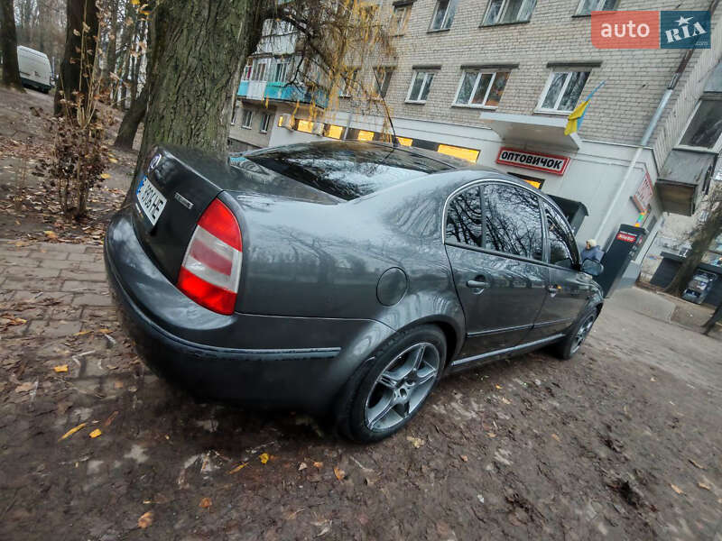 Лифтбек Skoda Superb 2003 в Кременчуге