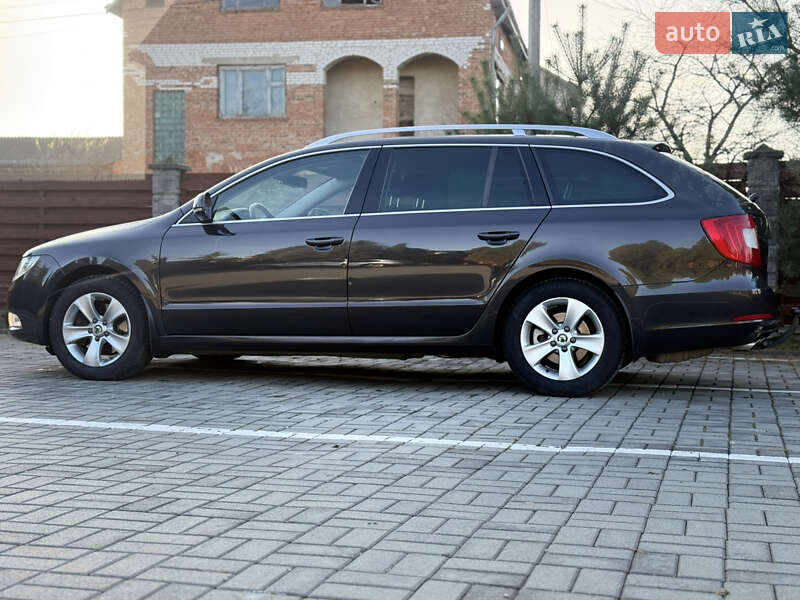 Универсал Skoda Superb 2010 в Самборе