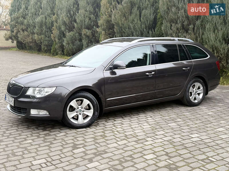 Универсал Skoda Superb 2010 в Самборе